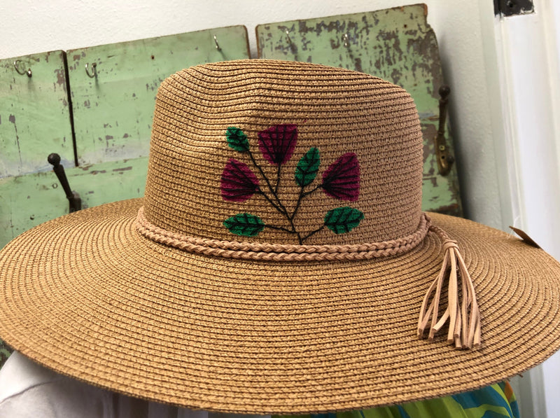 STRAW HAT WITH PAINTED AND EMBROIDERED FLOWERS